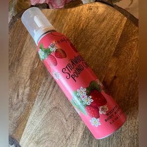 DQ Bath & Body Works STRAWBERRY POUND CAKE Whipped Body Mousse 5.3 Oz / 153G NEW